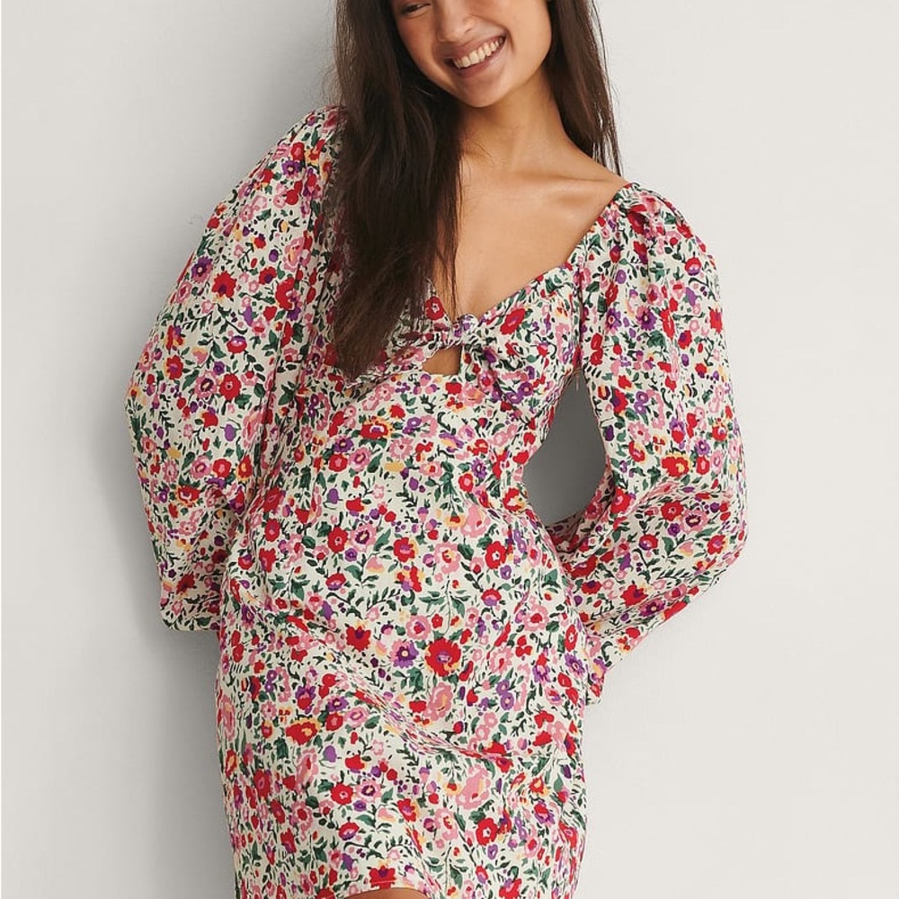 NA-KD Tie Front Balloon Sleeve Dress